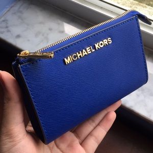 Michael Kors wallet pouch